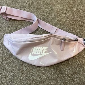 Nike fanny belt bag